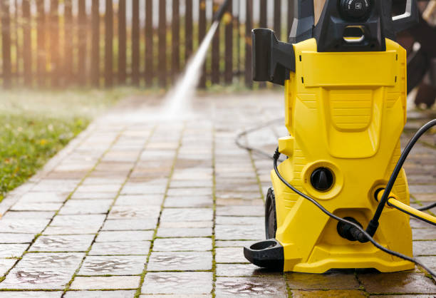 Best Patio and Deck Pressure Washing  in Marinette, WI