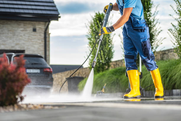 Best Spring Cleaning  in Marinette, WI